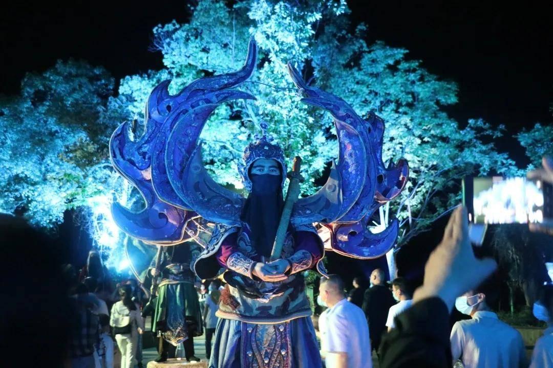 史上“最深情”情侣，死前一吻持续了2800年，打动考古学家
