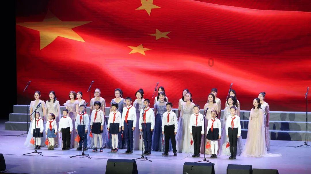 堀北真希：日系女神的写真之旅，展现无与伦比的魅力